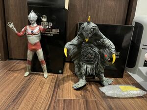 ＣＣＰ1/6特撮シリーズ Vol.082 帰ってきたウルトラマン対宇宙大怪獣べムスター2体セット（発光ギミック付き）