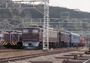 【３５㍉ネガ】横川鉄道文化むら展示用車両搬入　DD51-1　EF62-1　EF15-165　10系カラーネガ