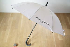 珍品！　《 マルタンマルジェラ 》　白い 傘　香港の路面店で頂きました　Maison Margiela PARIS　メゾン マルジェラ ノベルティ 非売品