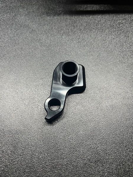 サンタクルズ ブロンソン 5010 ディレイラーハンガー 純正品