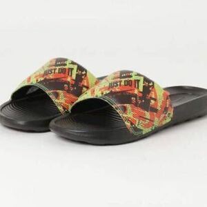 NIKE VICTORI ONE SLIDE PRINT　CN9678-012サイズ28㌢