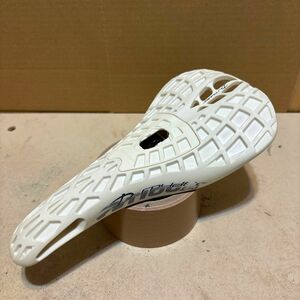 TIOGA Pivotal D-Spyder Saddle ピボタル サドル BMX