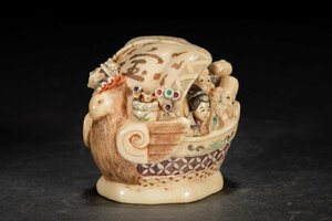 [. old .]. famous auction buying go in era thing Special kind white material overglaze enamels flower pushed . boat Seven Deities of Good Luck . netsuke gorgeous core charge use antique goods old fine art FK4-91S15