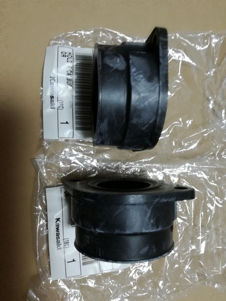 PayPay☆ Z250FT TWIN KAWASAKI 純正 キヤブレター インシュレーター 新品