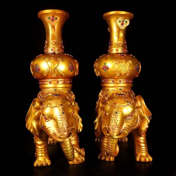 中国古美術品 宮廷旧蔵 純銅製多宝石嵌込金象瓶ペアセット 独特造形 風水置物 縁起良物象