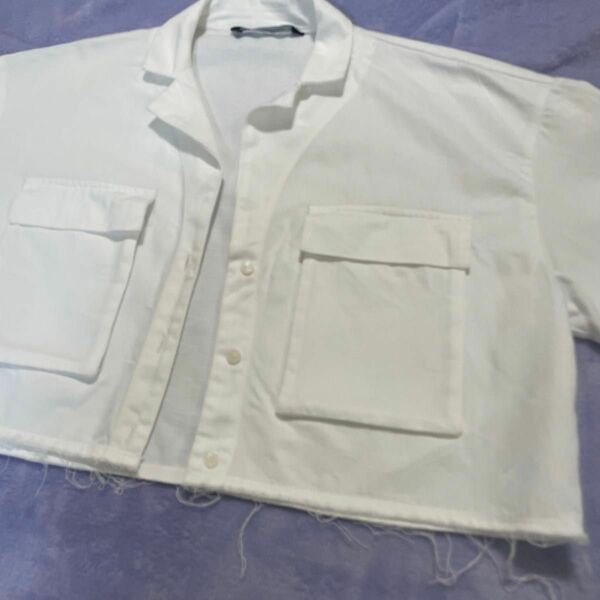 zara ザラ クロップド ショート シャツ 白 ホワイト 切りっぱなし ダメージ加工 y2k 半袖シャツ S 羽織 ビンテージ