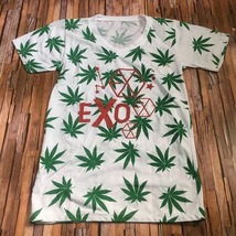 即決・新品・クリックポスト発送・大麻・ヘンプ模様の総柄ＶネックＴシャツ・Ｓ・タイ製・プリントミス有り格安！_画像1