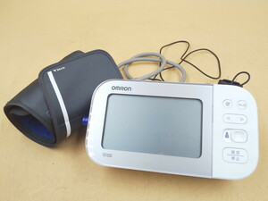 Y6-67 ▲　OMRON オムロン 上腕式 血圧計 HCR-7502T