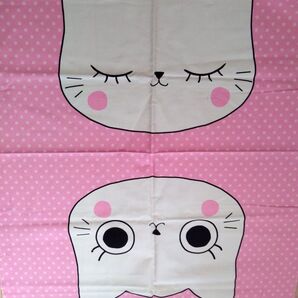 猫顔柄はぎれパネルピンク