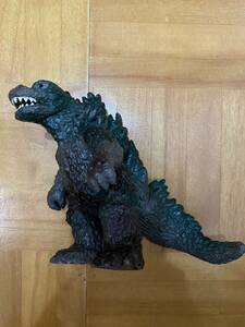  Godzilla sofvi 