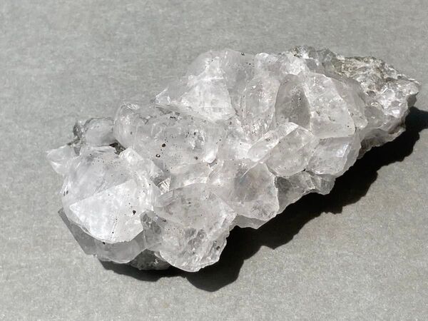 ピンクカルサイト パイライト共生 原石 天然石 虹入 鉱石 鉱物 クラスター