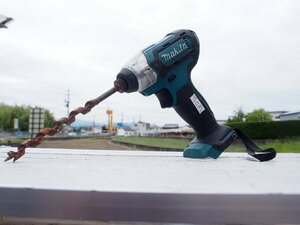 ☆【1F0205-3】 makita マキタ 充電式インパクトドライバ TD110D 電動工具 DC10.8V 本体のみ ジャンク