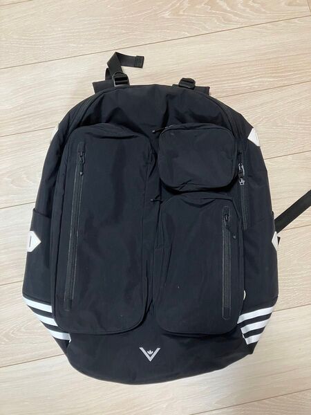 White mountaineering×adidas バックパック
