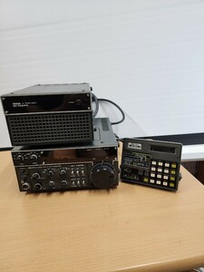 ICOM HF amateur radio machine 