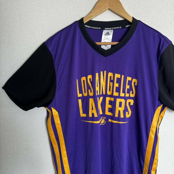 【人気】adidas lakers 半袖Tシャツ　Lサイズ ポリエステル　パープル　イエロー　ロサンゼルスレイカーズ　NBA