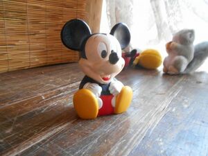 ミッキーマウス　ディズニー　貯金箱no111201　12xH15d8cm 樹脂製　昭和レトロMickeymouse disney