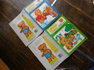 幼児用英語学習教材　LITTLE BEAR 二冊　未使用　CUT-OUT DRESS WORD イギリス製　England 26.5x19cm
