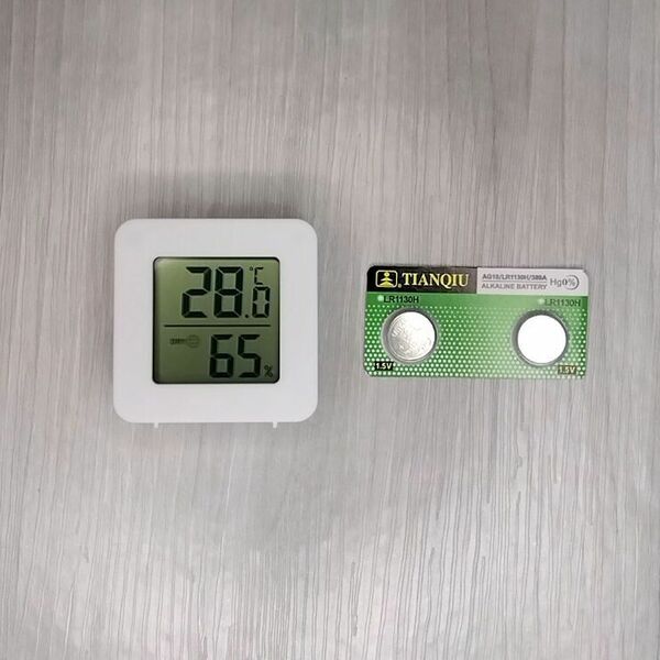 デジタル温湿度計（コンパクトサイズ）　＋交換電池