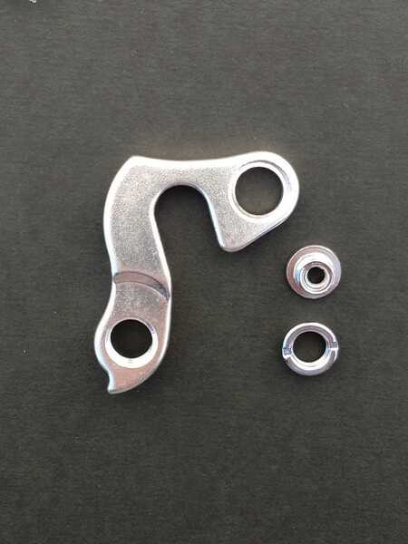 ディレイラーハンガー GH-081形状 厚5mm GH-013代用 BH BIANCHI CUBE FUJI MERIDA ORBEA RALEIGH 新品 送料無料 匿名配送 追跡あり