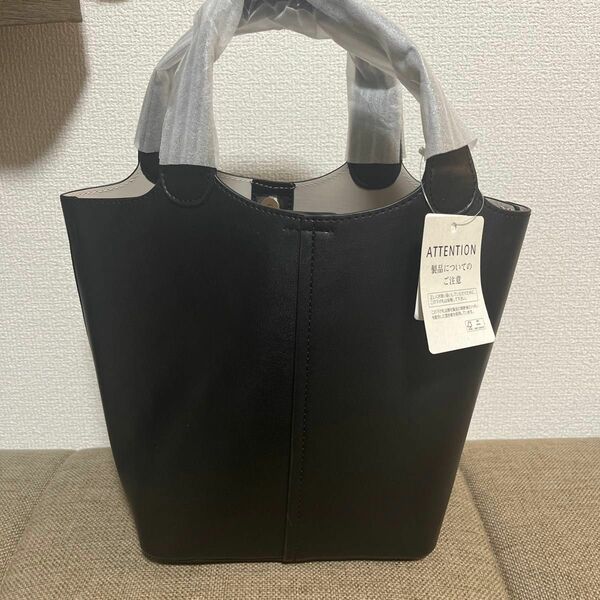 【新品タグ付】定価12,100円UNTITLED ショルダーハンドバッグ　黒