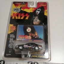 101★☆　KISS　GENE SIMMONS　ミニカー　キッス　ジーンシモンズ　ポールスタンレー　カード　　☆★_画像1