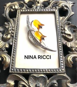 NINA RICCI ニナリッチ　小花デザイン ヴィンテージ ブローチ　刻印あり アクセサリー