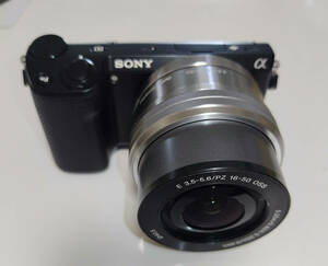 SONY ソニー ミラーレス一眼 NEX-5T ＋ E PZ 16-50mm F3.5-5.6 OSS 　掘り出し物