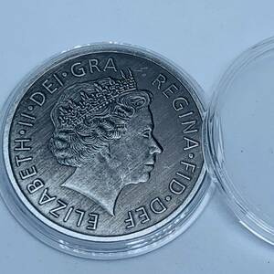 GU210イギリス記念メダル エリザベス女王 開運 金運 財運 幸運コイン 風水の置物 美品 外国硬貨 海外古銭 コレクションコイン 重さ約24g