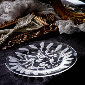 極美品 ラリック Lalique ヤドリギ 宿り木 ランチョンプレート 皿 サイン刻印あり 22cm プレート ディッシュ ガラス