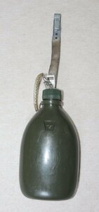 ジャンク放出 スエーデン軍用 樹脂水筒 ボトル 未使用傷錆多数有り 1個