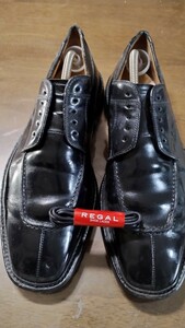 リーガル 黒 ビジネスシューズ 革靴　25センチ　新品靴ひも、シューキーパー付き