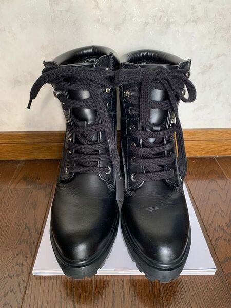 ZARA 黒 ショートブーツ