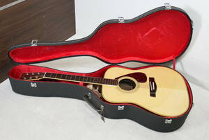 ▲(R605-B242)YAMAHA FG-301 ヤマハ アコースティックギター ハードケース付き