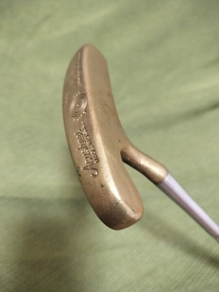 ACUSHNET BULLS EYE FLANGE PUTTER 35 inch CASH IN
