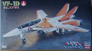 【中古】VF-1D Valkyrie Model Kit 1/72 Scale by Hasbro