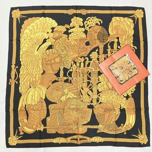 美品　HERMES エルメス カレ 90 ARMETS en PANACHE 羽飾りの騎士兜 シルクスカーフ 総柄 フランス製 ヴィンテージ 88×88cm R阿0514