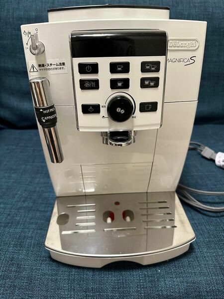 デロンギ ECAM23120WN コンパクト全自動エスプレッソマシンホワイト コーヒーメーカー　マグニフィカS