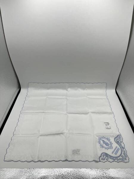 【未使用品】WEDGWOOD ウェッジウッド ハンカチ バンダナ ホワイト×ライトブルー 刺繍 婦人柄 百合 縁レース
