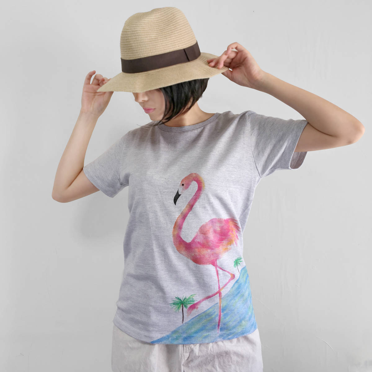 レディース Lサイズ フラミンゴ柄Tシャツ, トロピカルな南国フラミンゴの手描きTシャツ 鳥 動物 夏, Lサイズ, 丸首, 柄もの