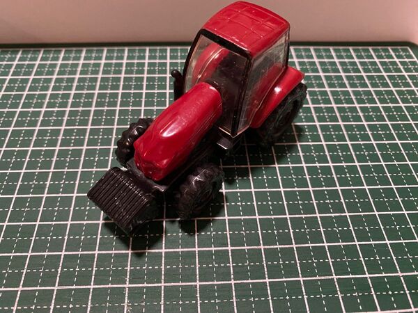 トミカ マクドナルド ハッピーセットヤンマー トラクター 2016