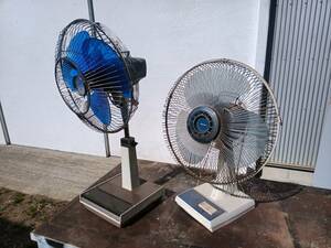***** Aichi prefecture that time thing electric fan 2 pcs present condition ( pickup hope ) *****