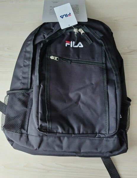 新品　FILA　リュック 20L　黒