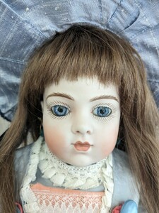  antique bisque doll. lip Lobb ryu Jun ( search bisque doll dress )