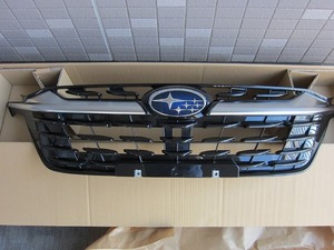【美品】レヴォーグレイバックGenuineフロントGrille　Subaru店舗で交換品