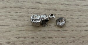 *4001 silver tooth silver tooth together tooth . for metal tooth . material gross weight 7.6g present condition storage goods *