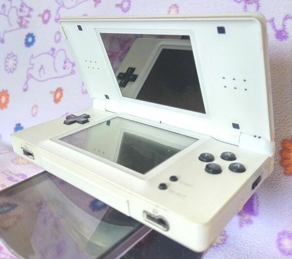 任天堂 DS Lite クリスタルホワイト Nintendo ニンテンドーDS