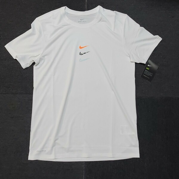 新品　ナイキ　ロゴTシャツ　半袖　ホワイト　半袖Tシャツ　ランニング　ジョギング　Nike　白　サイズL