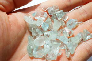 30 year front. stock therefore high quality color tone eminent!madaga Skull production natural aquamarine raw ore 103ct / 21g