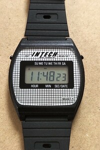 シチズン CITIZEN Q&Q INTECH 電池ベルト新品交換済み 80年代のチープなデジタル 美品 CBM オレンジ豆球 カッコいい キュー アンド キュー