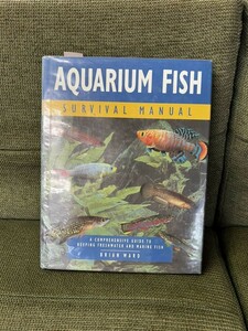 FJ0720 洋書 AQUARIUM FISH SURVIVAL MANUAL 年代物 絶版 希少 古本 観賞用 インテリア 雑貨 オブジェ